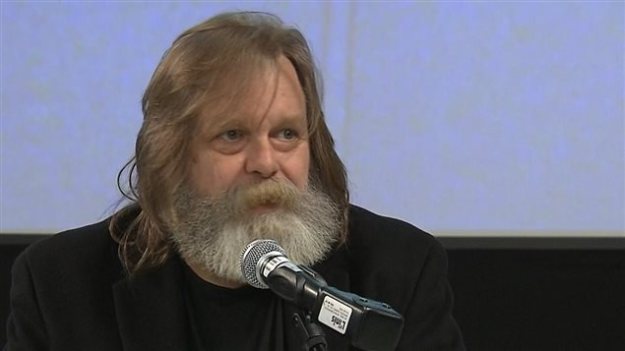 140120_a98f7_claude-robinson-conference_sn635